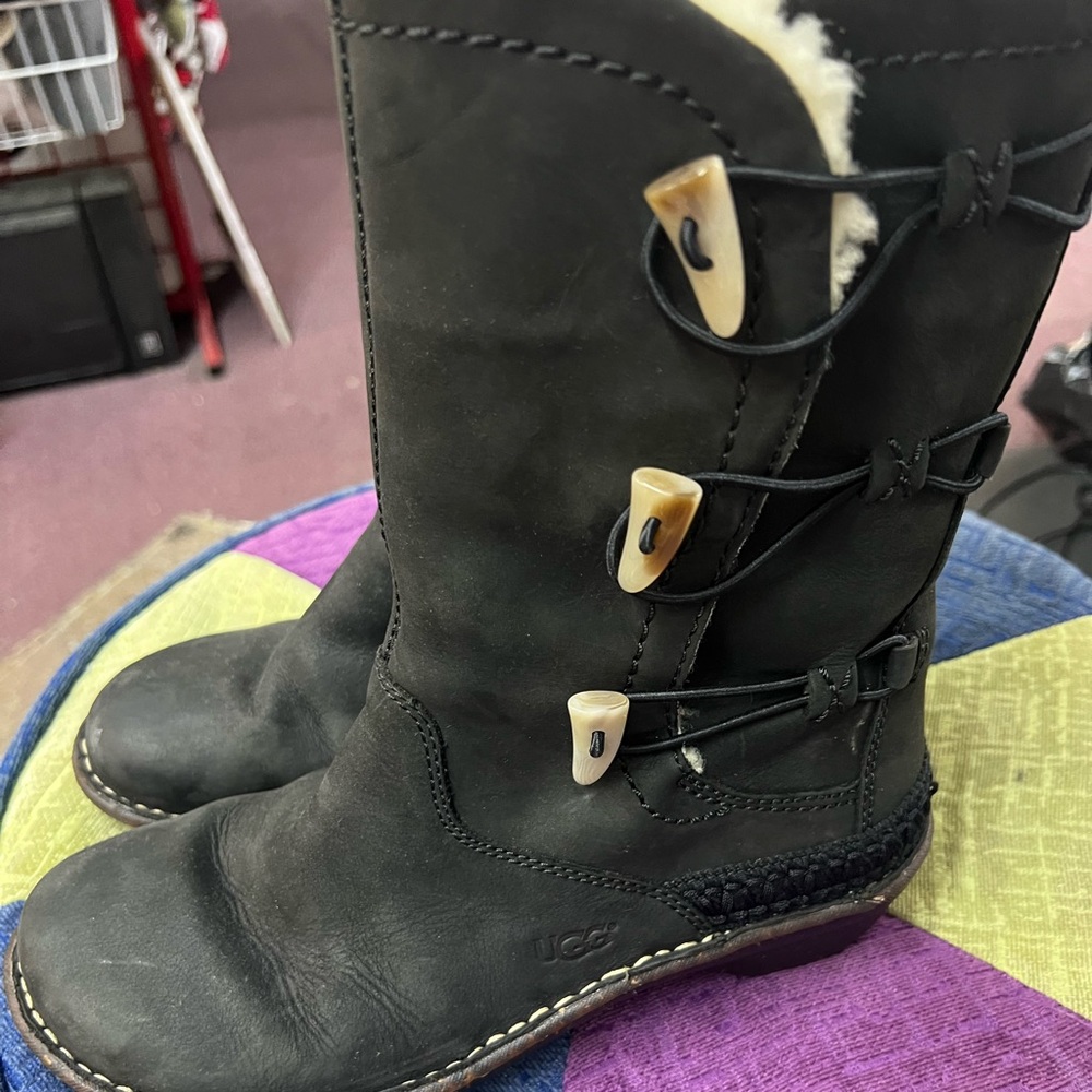 Ugg boots size 8 (adult)